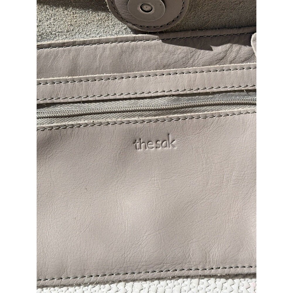 The Sak Los Feliz Medium Leather Shoulder Bag Gray Tooled Floral Tassel Boho - Picture 7 of 16